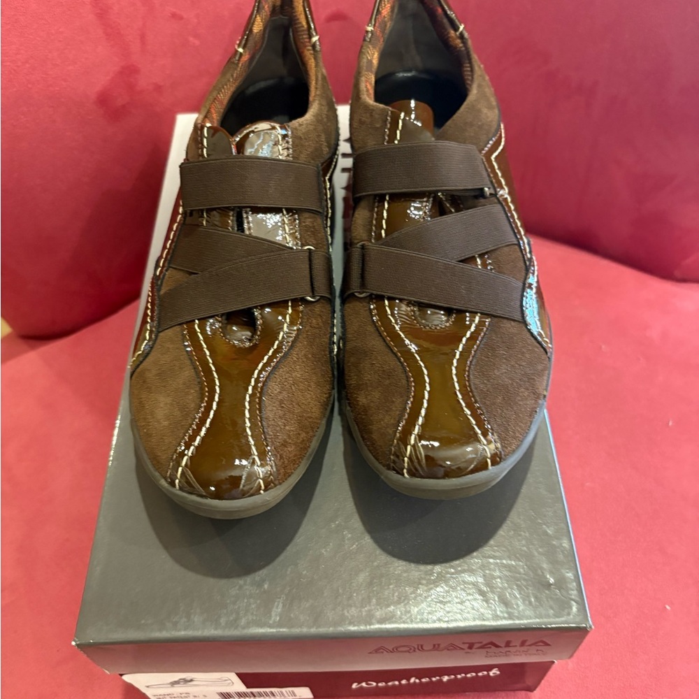 Aquatalia Brown Sneakers with Cushioned Sole and Adjustable Fit